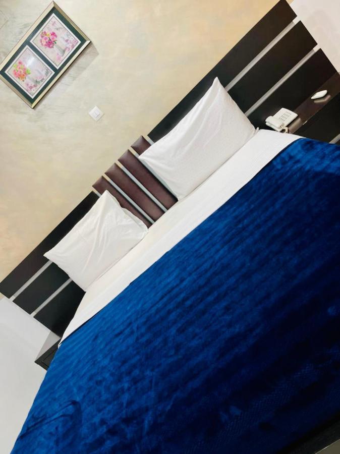 Class Hotel Brazzaville Bagian luar foto