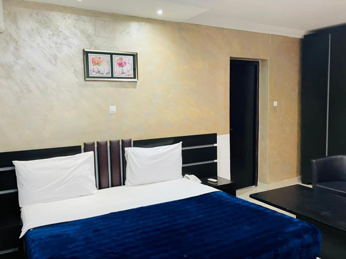 Class Hotel Brazzaville Bagian luar foto